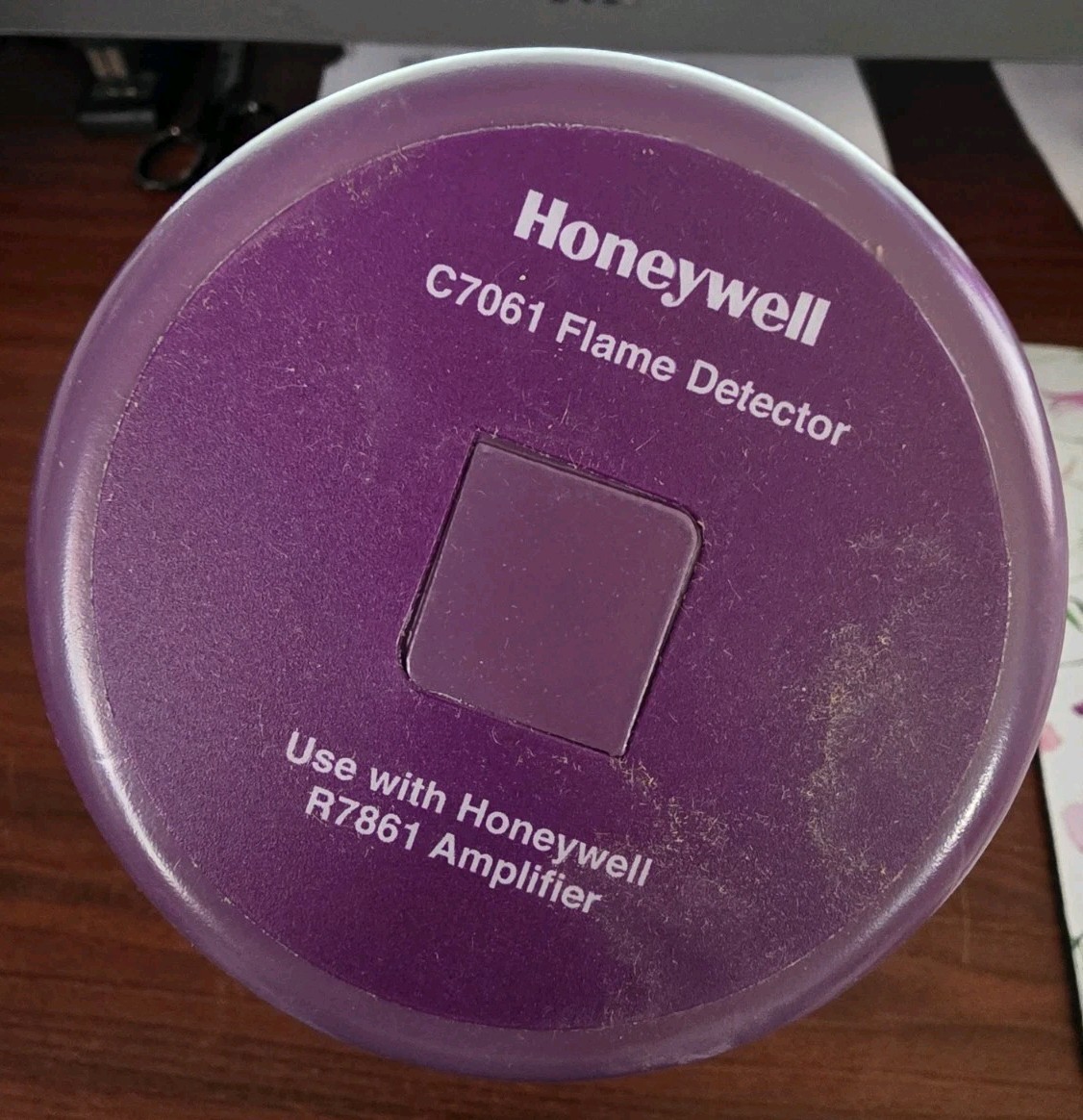 NEW OPEN BOX Honeywell C7061A1053 UV Flame Detector – U.S. SELLER