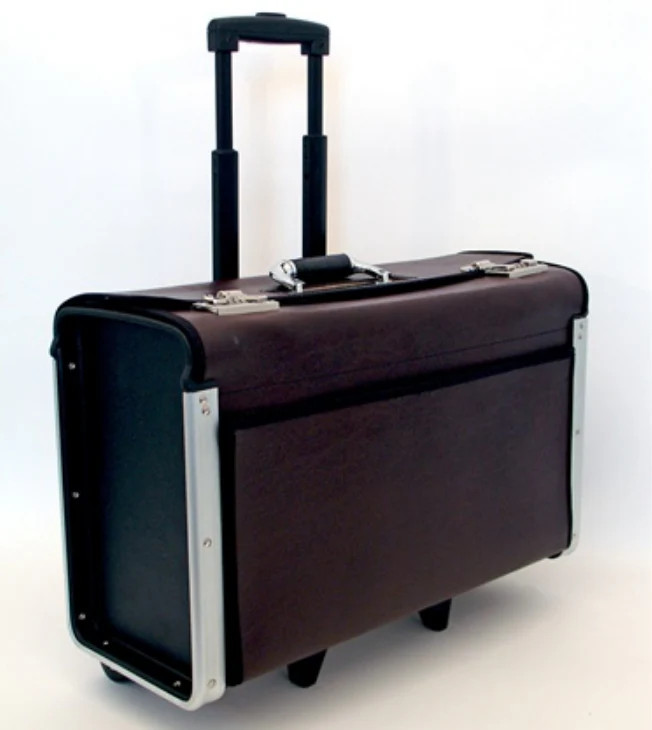 HT221HW – PLATT LUGGAGE – CATALOG CASE – Interior Dimensions (L x W x D): 19″ x