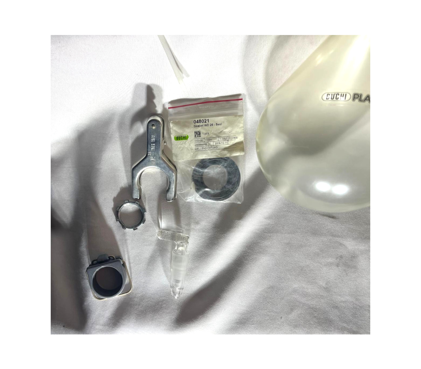 Buchi R-210 Rotavapor Rotary Evaporator with noted accessories 60 days warranty
