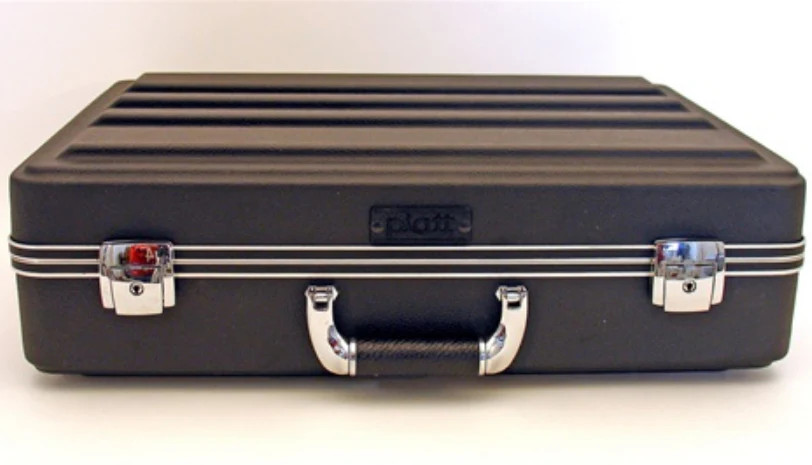 2005 – PLATT LUGGAGE – LIGHT-DUTY ABS CASE – Interior Dimensions (L x W x D): 20