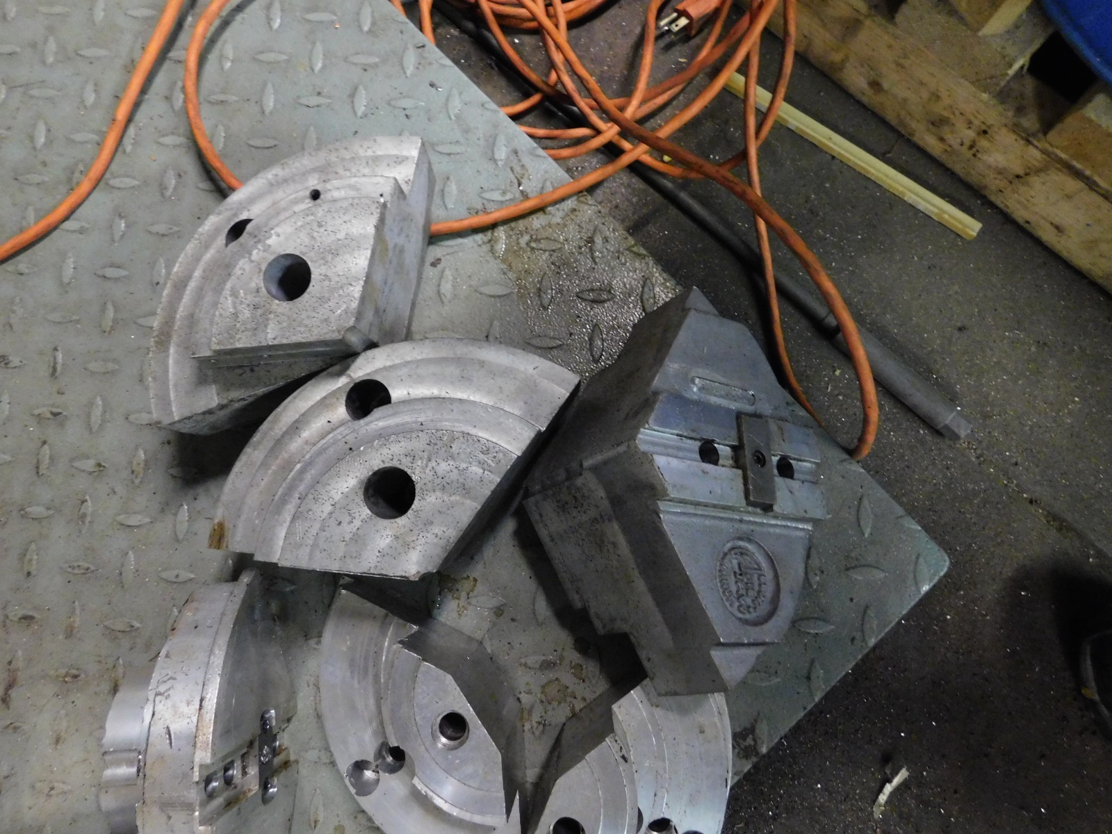 NBK Super Thin Round 3 Jaw Chuck