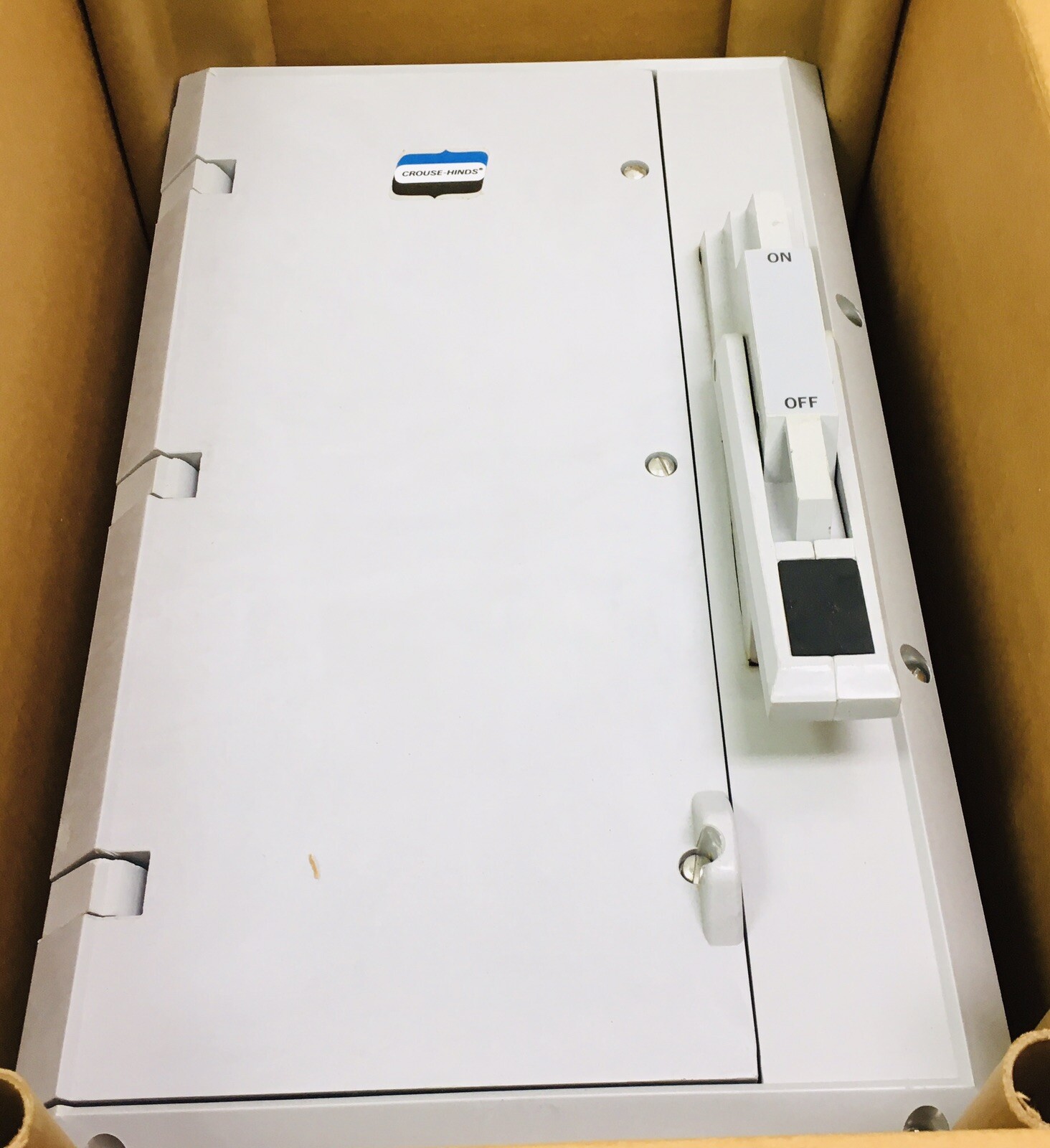 CROUSE HINDS NST1018F-D30321 30 AMP 240VAC FUSIBLE DISCONNECT SWITCH NEW IN BOX!