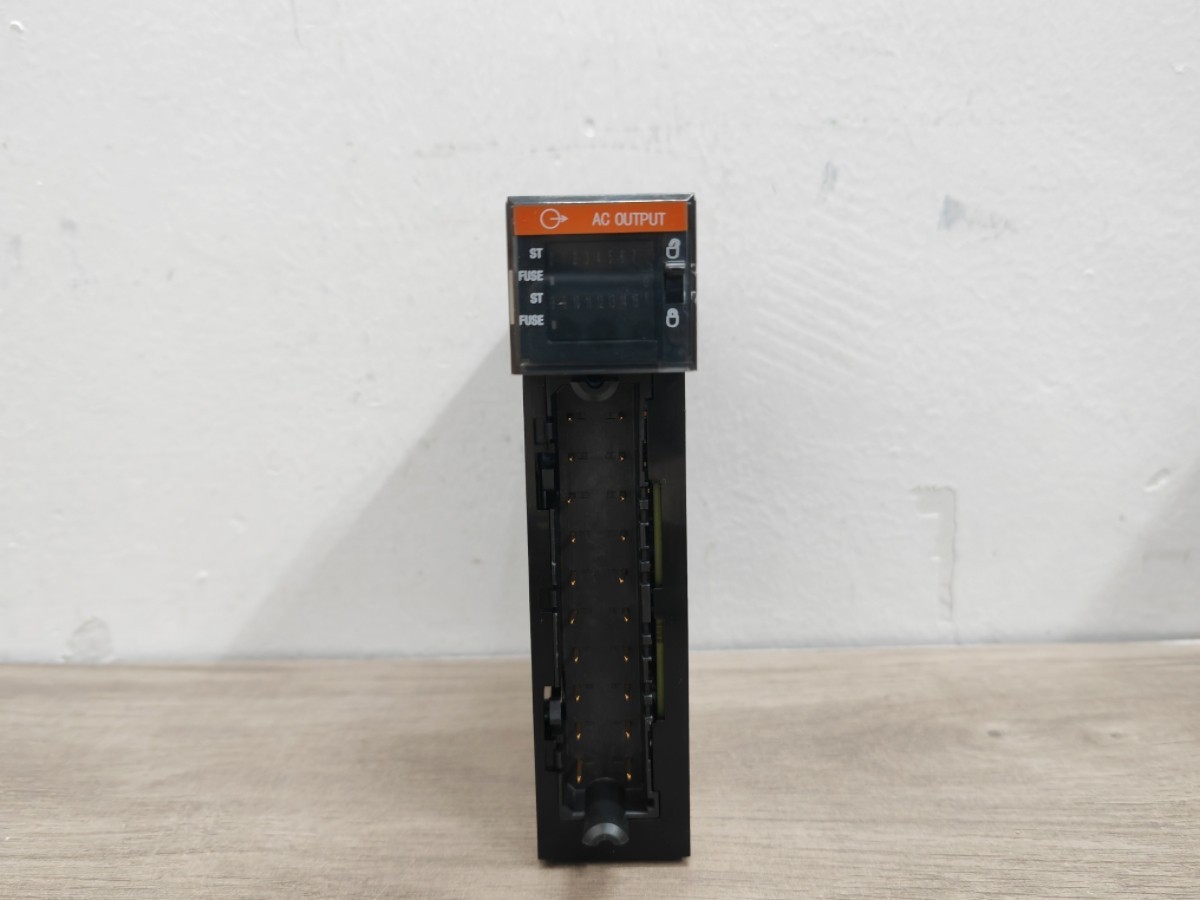 New Factory Sealed AB 1756-OA16 ControlLogix 16 Point D/O Module 1756OA16 AB PLC