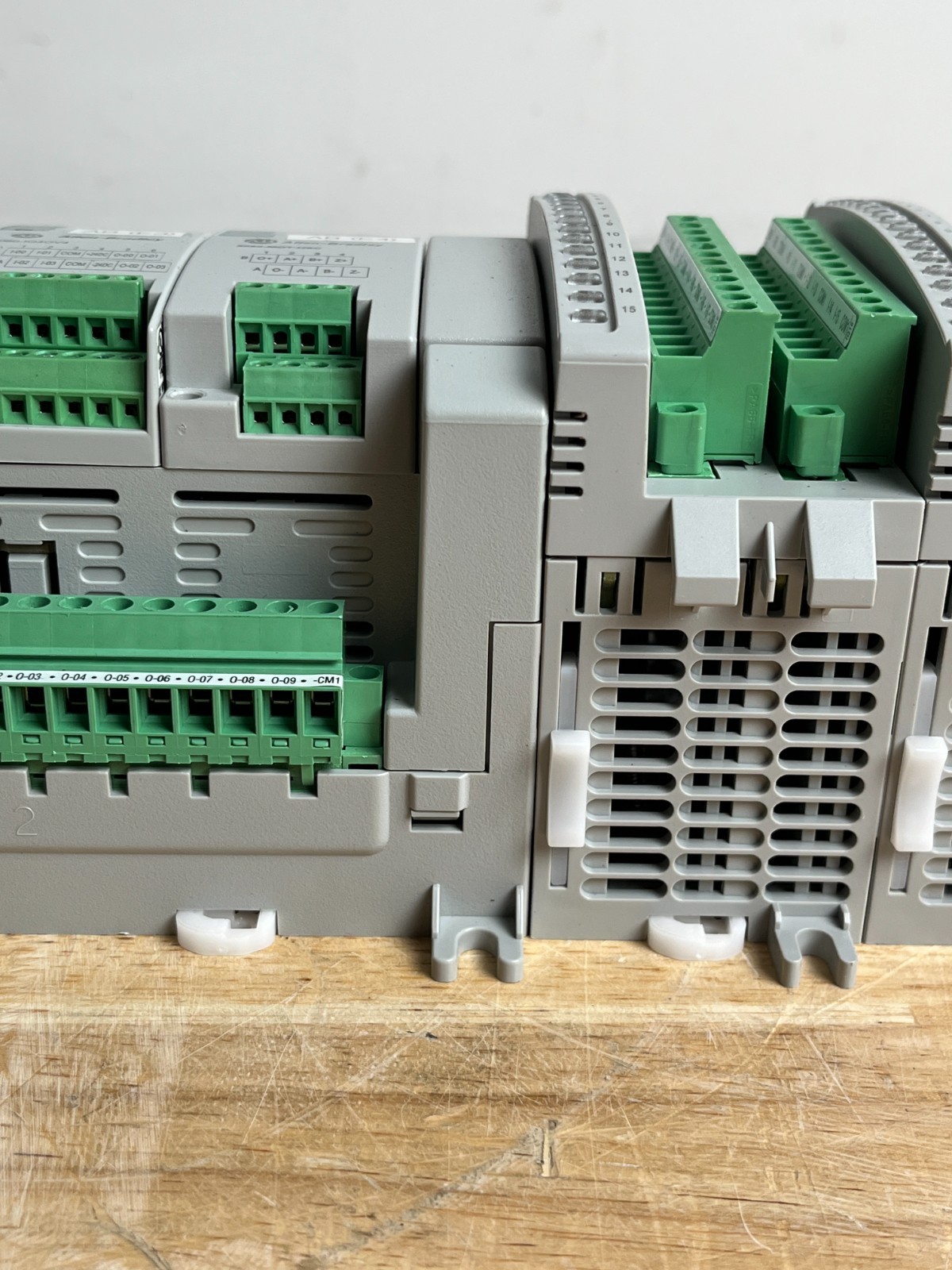 Allen-Bradley Micro850 PLC 2080-LC50-24QBB w/ IQ16 OB16 IQ4OB4 IQ4OV4 MOT-HSC