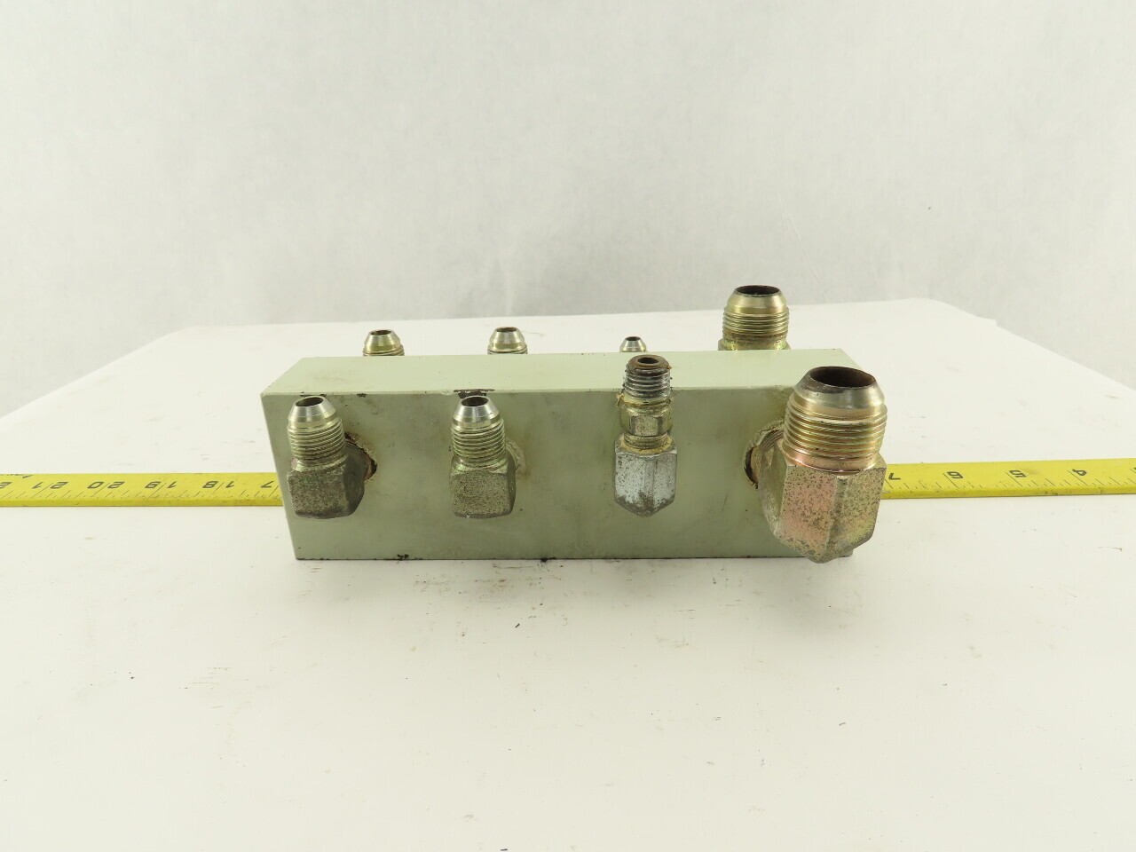 8 Port Parallel Steel Block Hydraulic Manifold