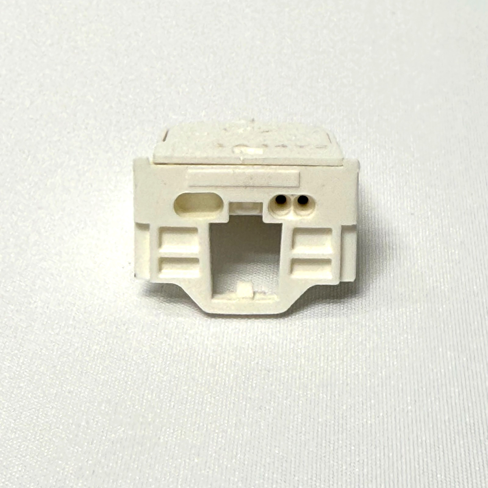 50 x Leviton 23661-SNP Shunted Lamp Holder T8/T12 LED Fluorescent Bi-Pin Socket