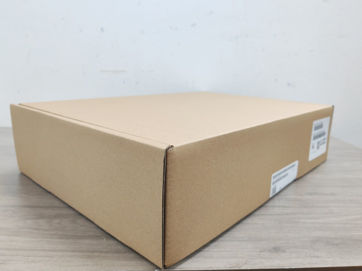 NEW Siemens 6AV2124-0MC01-0AX0 6AV2 124-0MC01-0AX0