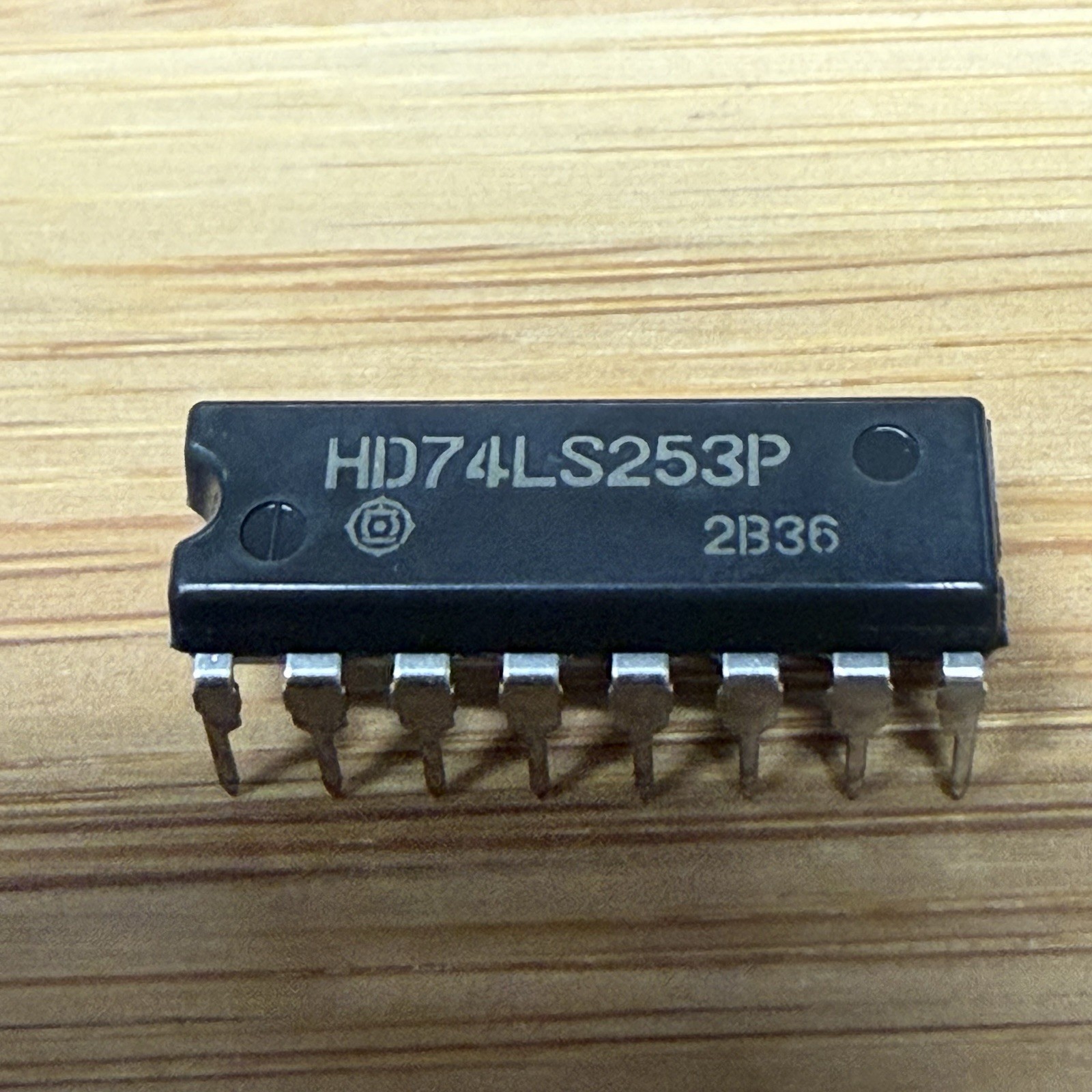 Lot of 5 Hitachi HD74LS253P CERAMIC NOS Dual Multiplexer DIP-16 TTL Malaysia