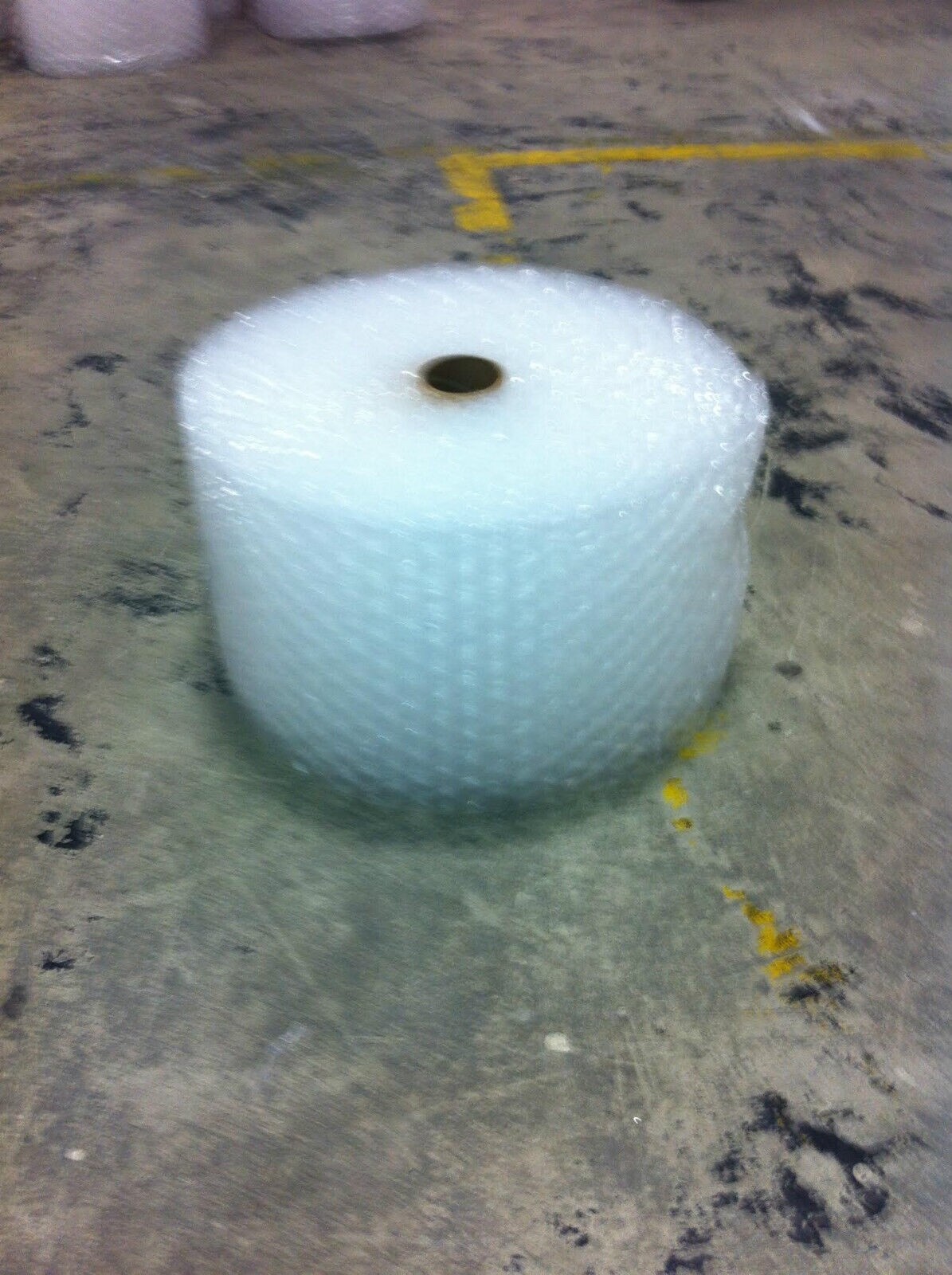 5/16″ x 12″ Medium Bubble Cushioning Wrap Padding Roll 400 Ft Perf 12″
