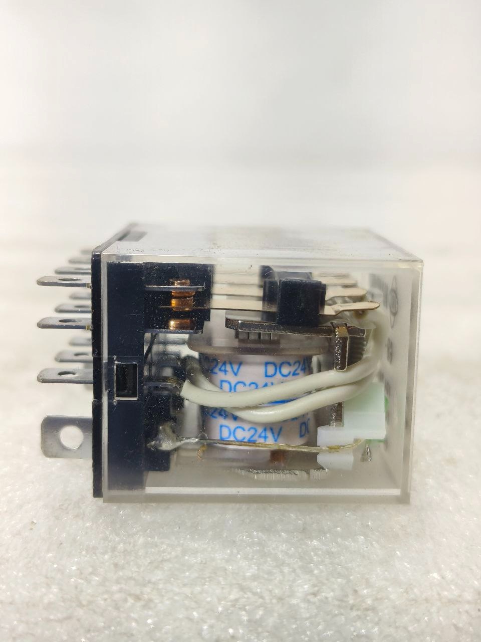 NEW HANDOUK GB-4C-D24SL GENERAL PURPOSE RELAY 10A COIL BOX OF 10 PCS FREE SHIP