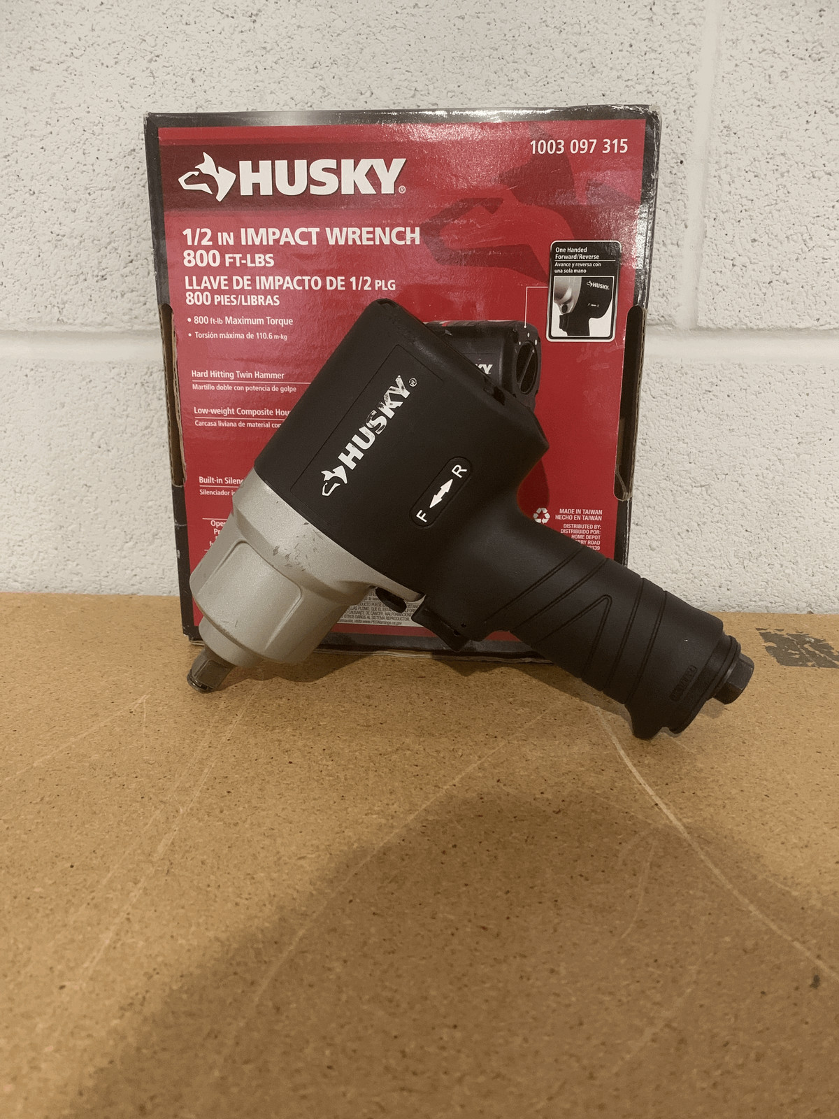 Husky 800 ft./lbs. 1/2 in. Impact Wrench