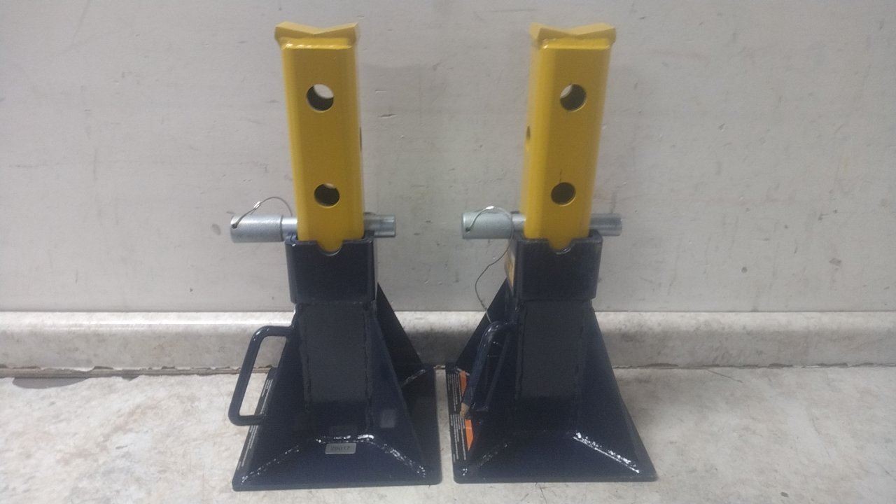 Hein-Werner HW93526F 2 Pk 25 Ton Load Capacity Pin Style Vehicle Support Stand