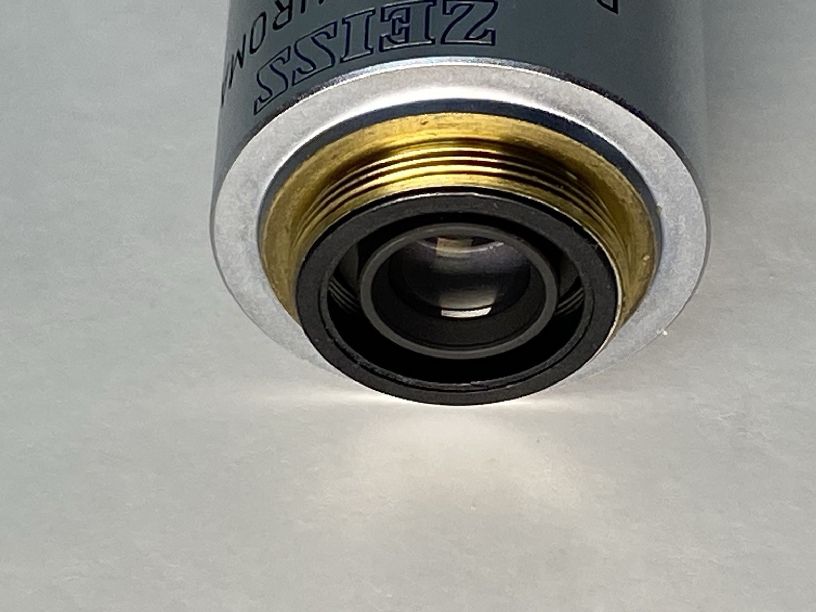ZEISS 440762-9904 PLAN-APOCHROMAT 63X/1.4 OIL DIC ∞/0.17 MICROSCOPE OBJECTIVE