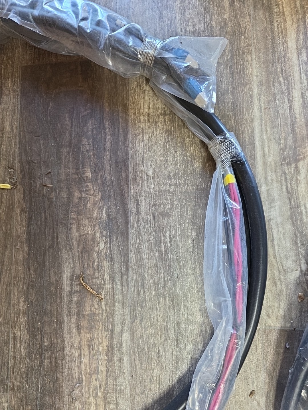 Commscope HFT410-4SVHY-15 HELIAX HYBRID JUMPER 1X2, 4SM, 4#10AWG 5M(15FT)