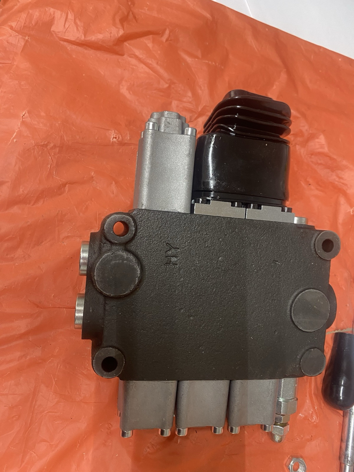 China Chinese Walk Behind Skidsteer Triple Valve