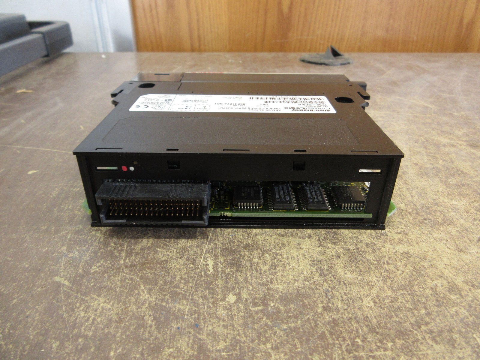 Allen-Bradley ControlLogix Analog Output Module 1756-OF8 Ser. A Rev. D01 Used