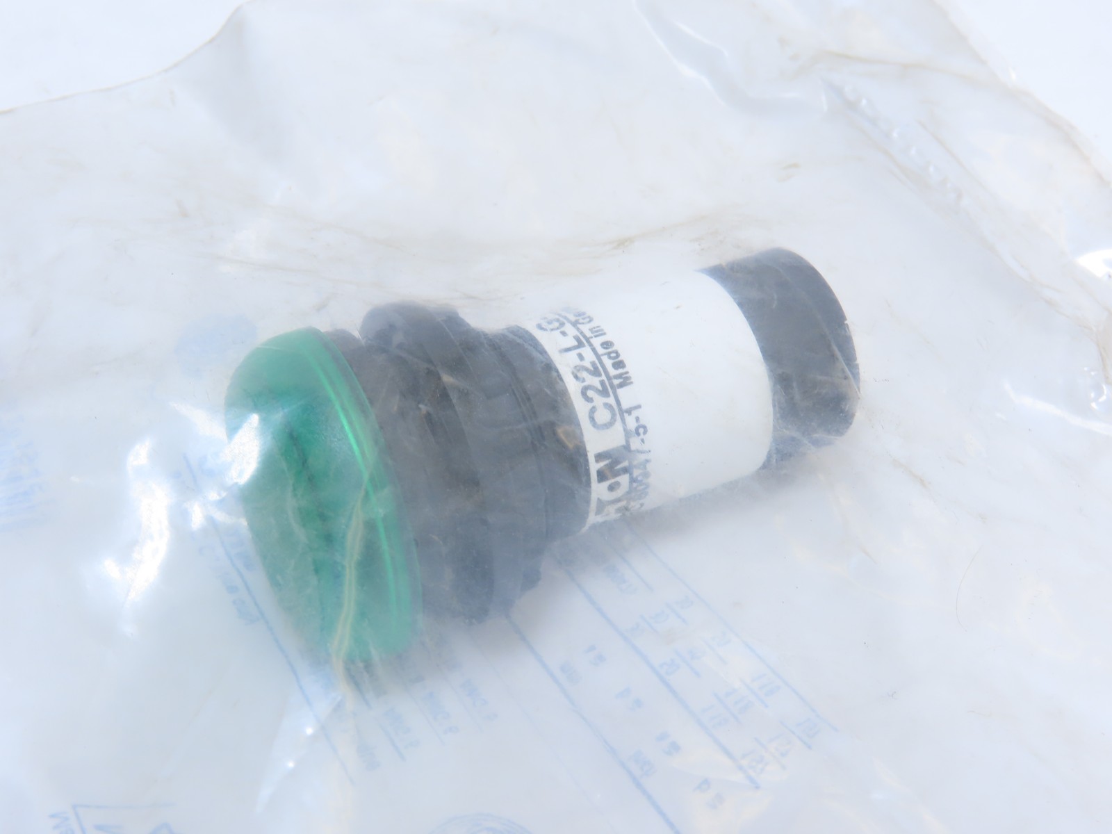 Eaton C22-L-G-120 Button Indicating Light Green Illuminated LED 120 V