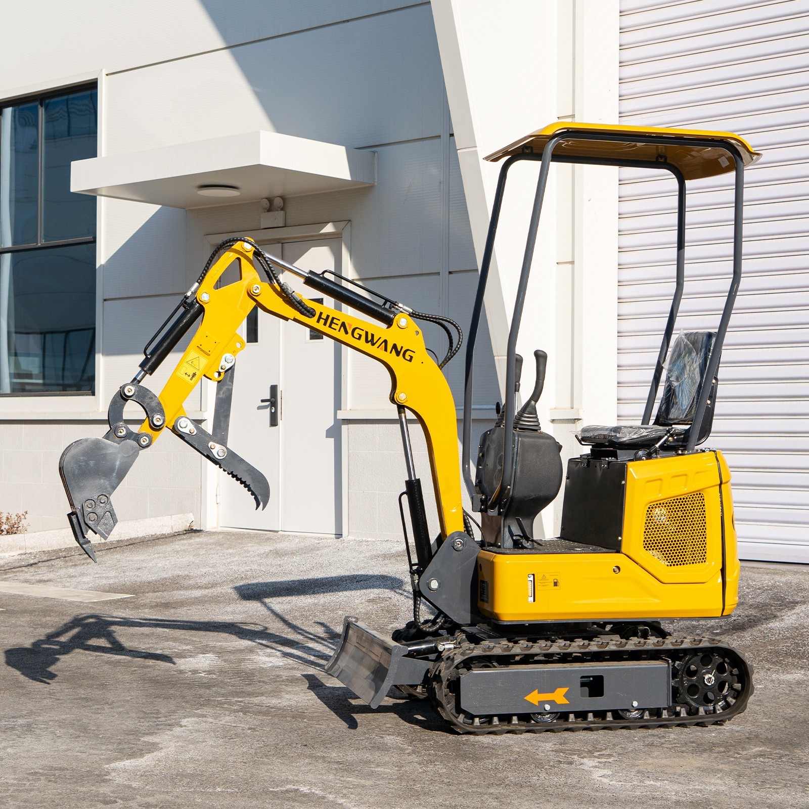 Mini Excavator With Chassis Extension And Boom Swing 15HP Free Shipping