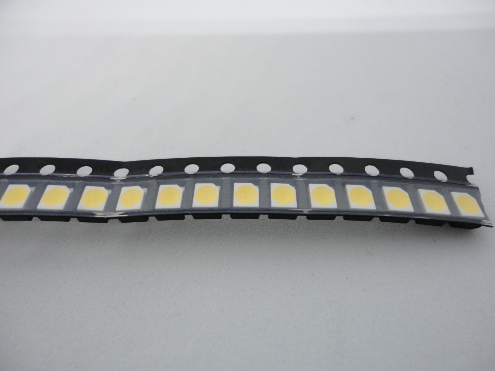20Pcs Pack Lot Bright SMD LED Small Light Emitting Diodes 3528 1210 WHITE Color