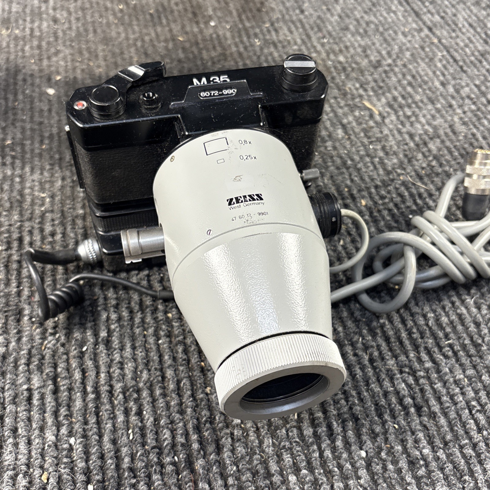 CARL ZEISS M35 Camera 476072-9901 for Microscope Untested