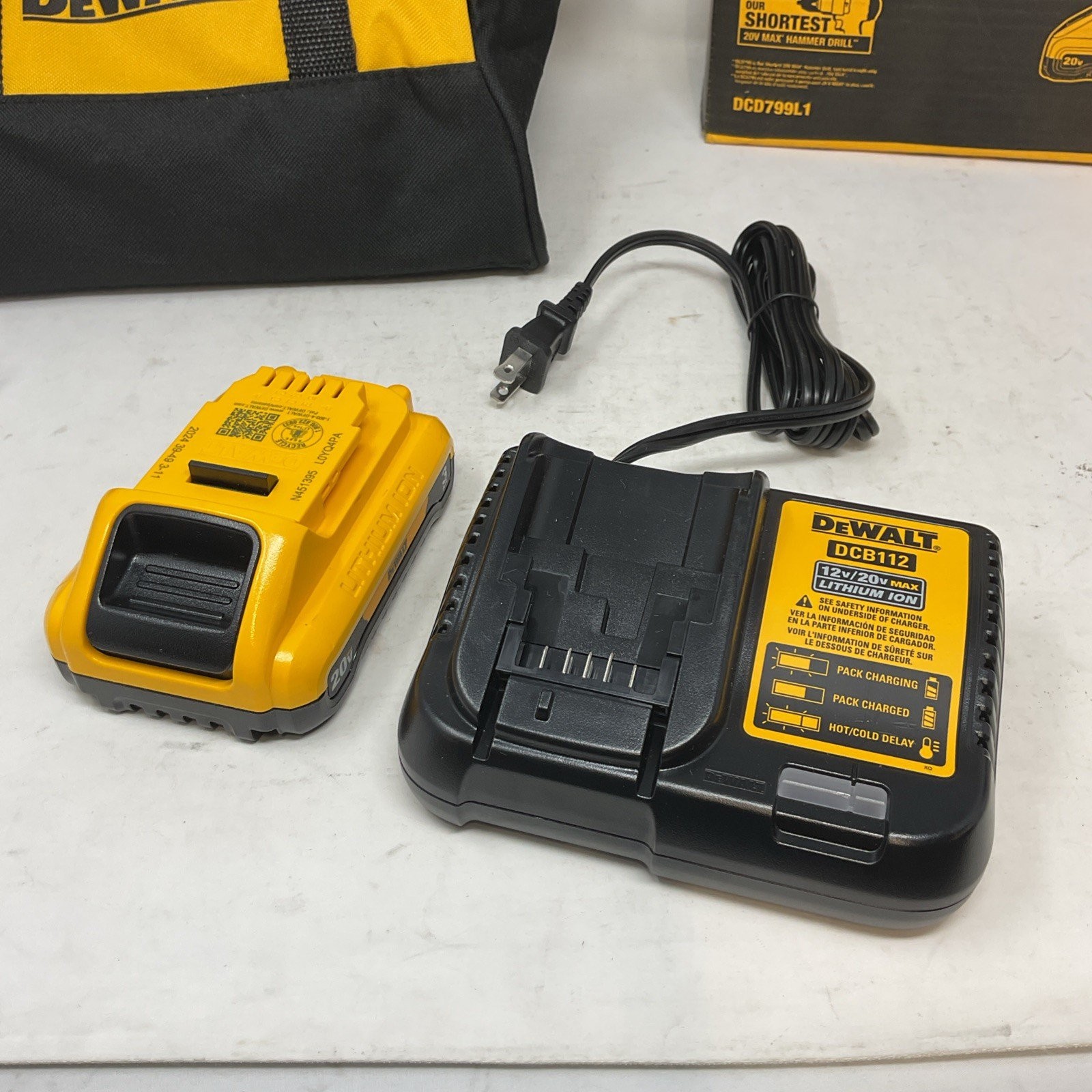 DeWalt DCD799L1 20V Atomic Compact Series Li-Ion 1/2″ Cordless Hammer Drill Kit