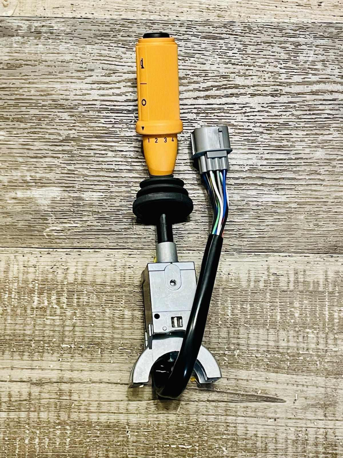 JCB BACKHOE / FORKLIFT – FORWARD & REVERSE COLUMN SWITCH (PART NO. 701/55100)
