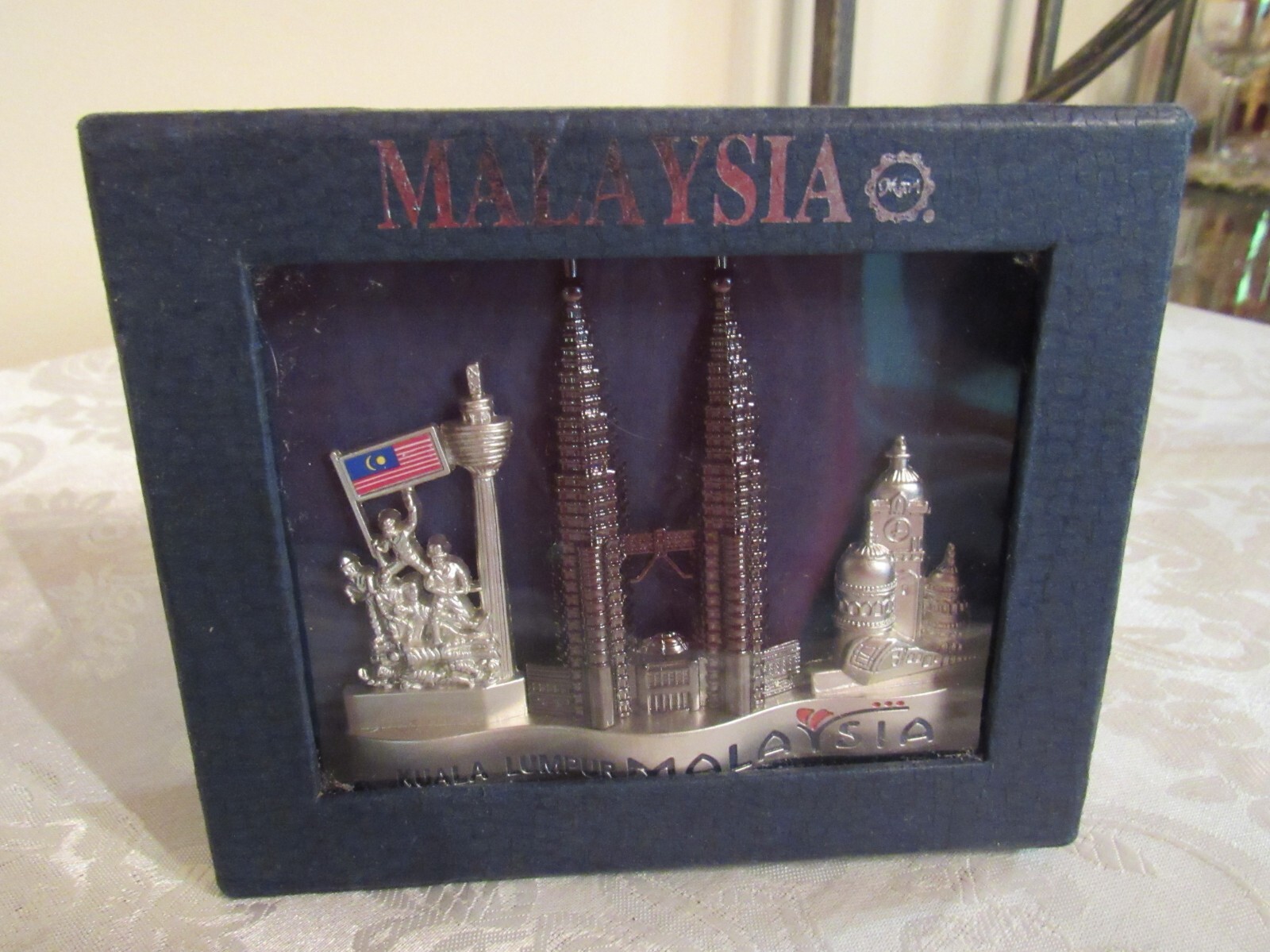 Kuala Lumpur Malaysia Business Card Holder * Pertronas Twin Towers * Silver Tone