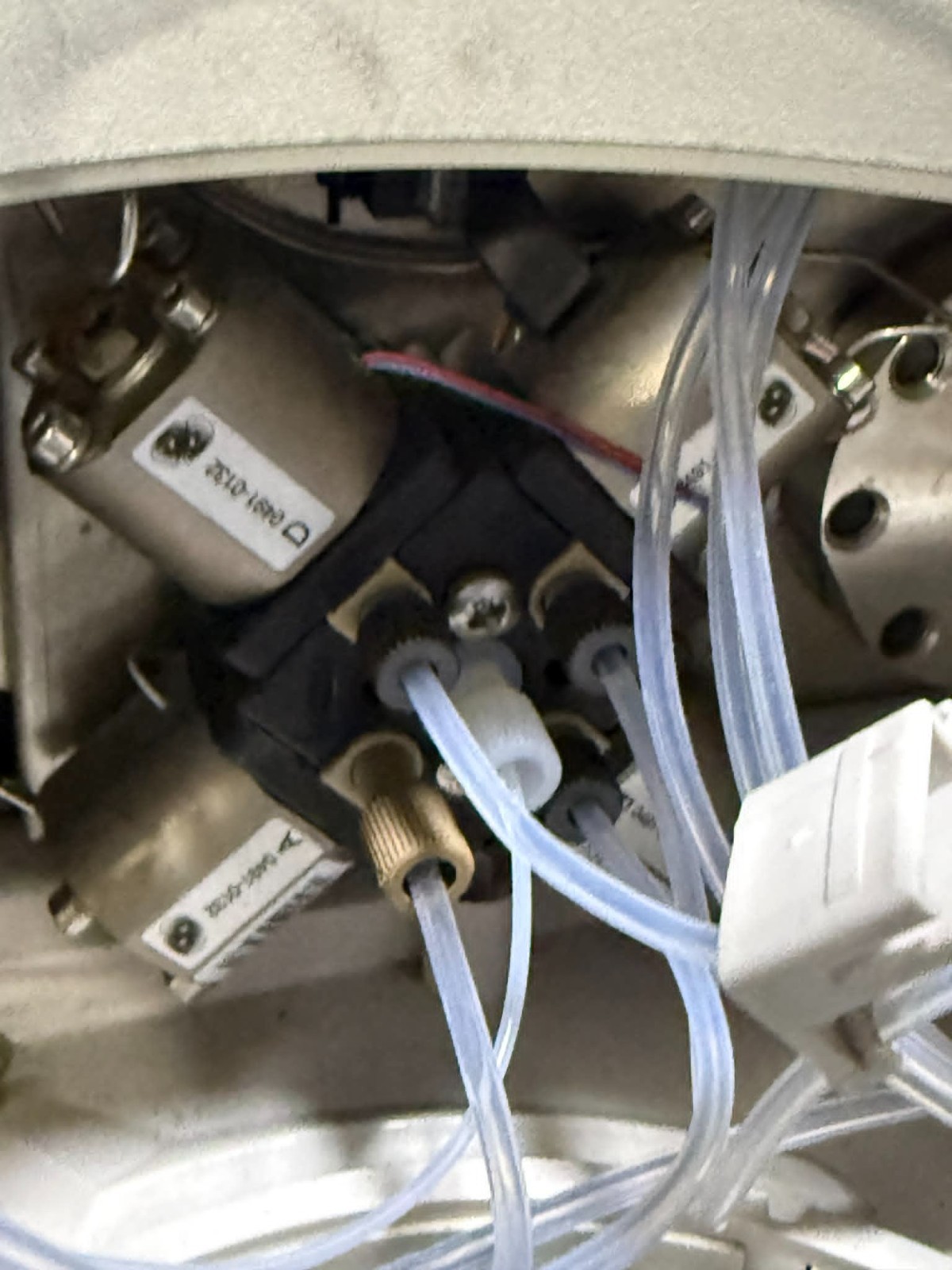 HP AGILENT G1311A 1100 Series QuatPump Quaternary Pump