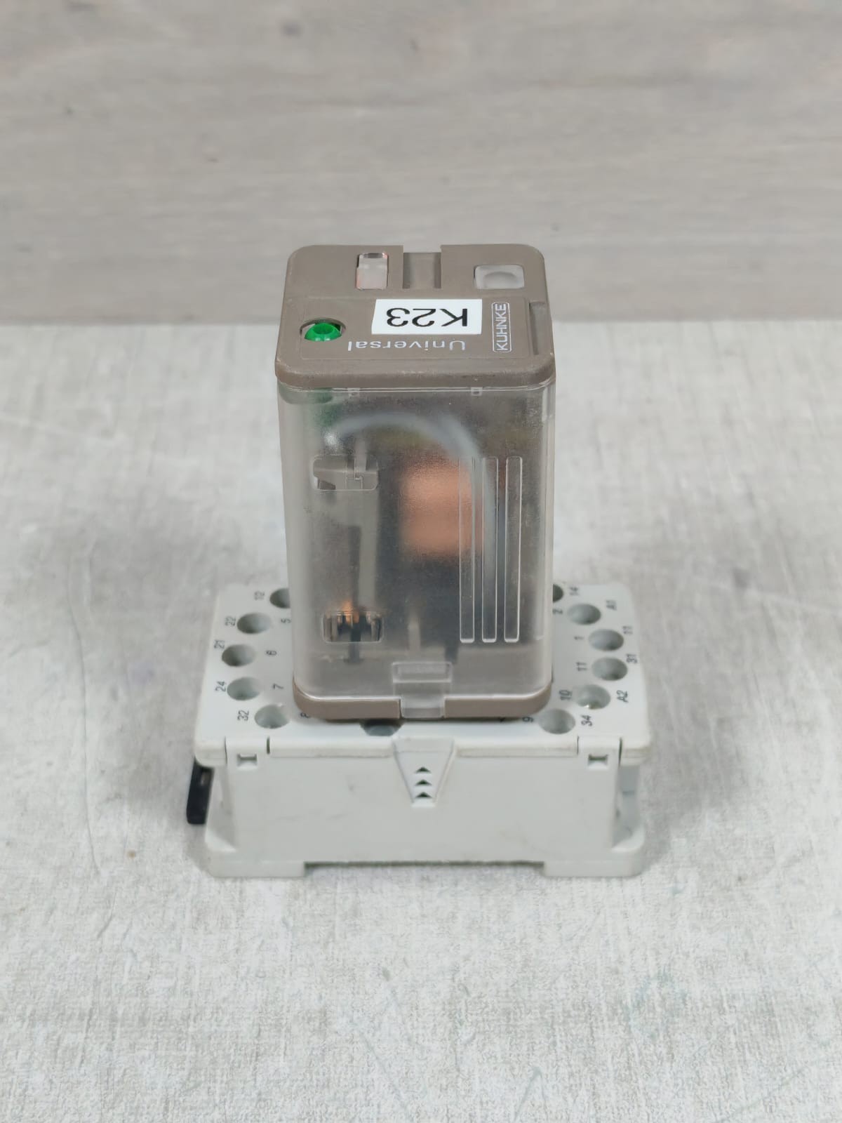 LOT 2PCS KUHNKE UNIVERSAL UF3-125VDC N RELAY WITH BASE 10A 250VAC