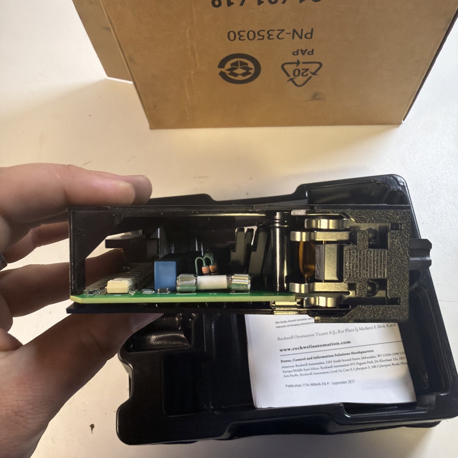 New Allen Bradley 1756-OA16 Series A ControlLogix 16 Point Module