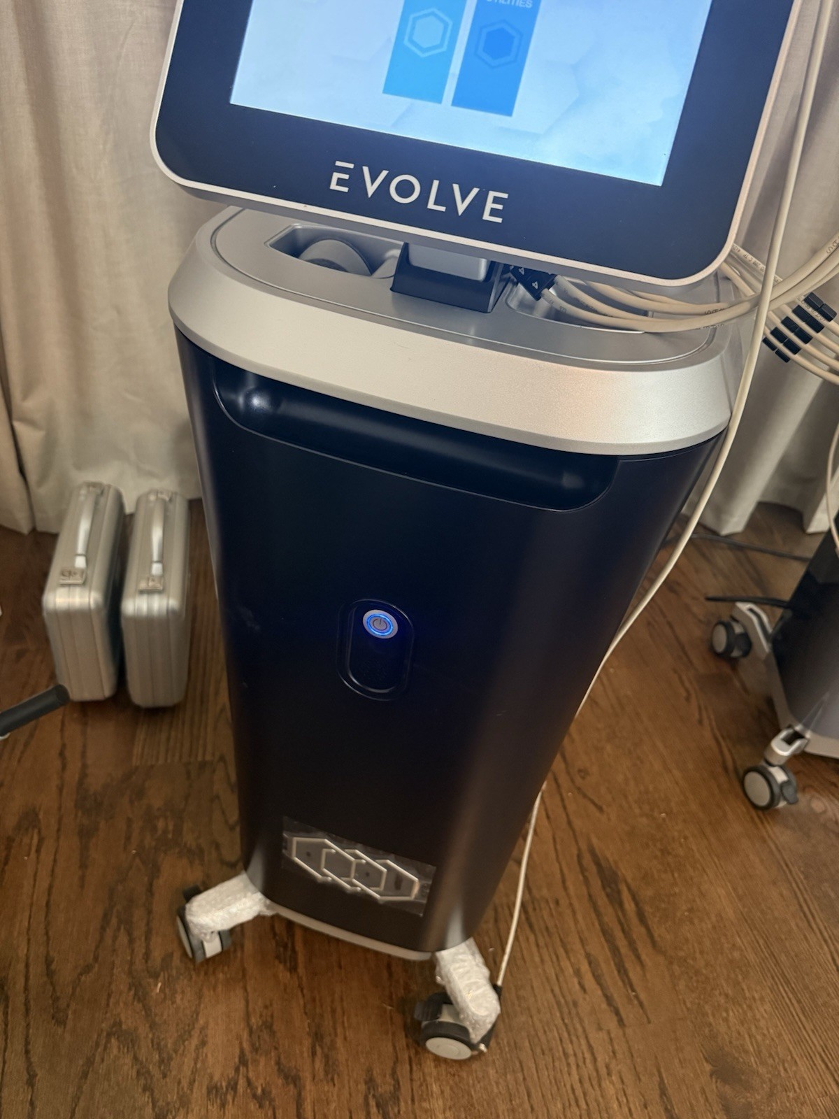 InMode Evolve Cart-Mounted Aesthetic Body Contouring Skin Tightening Machine