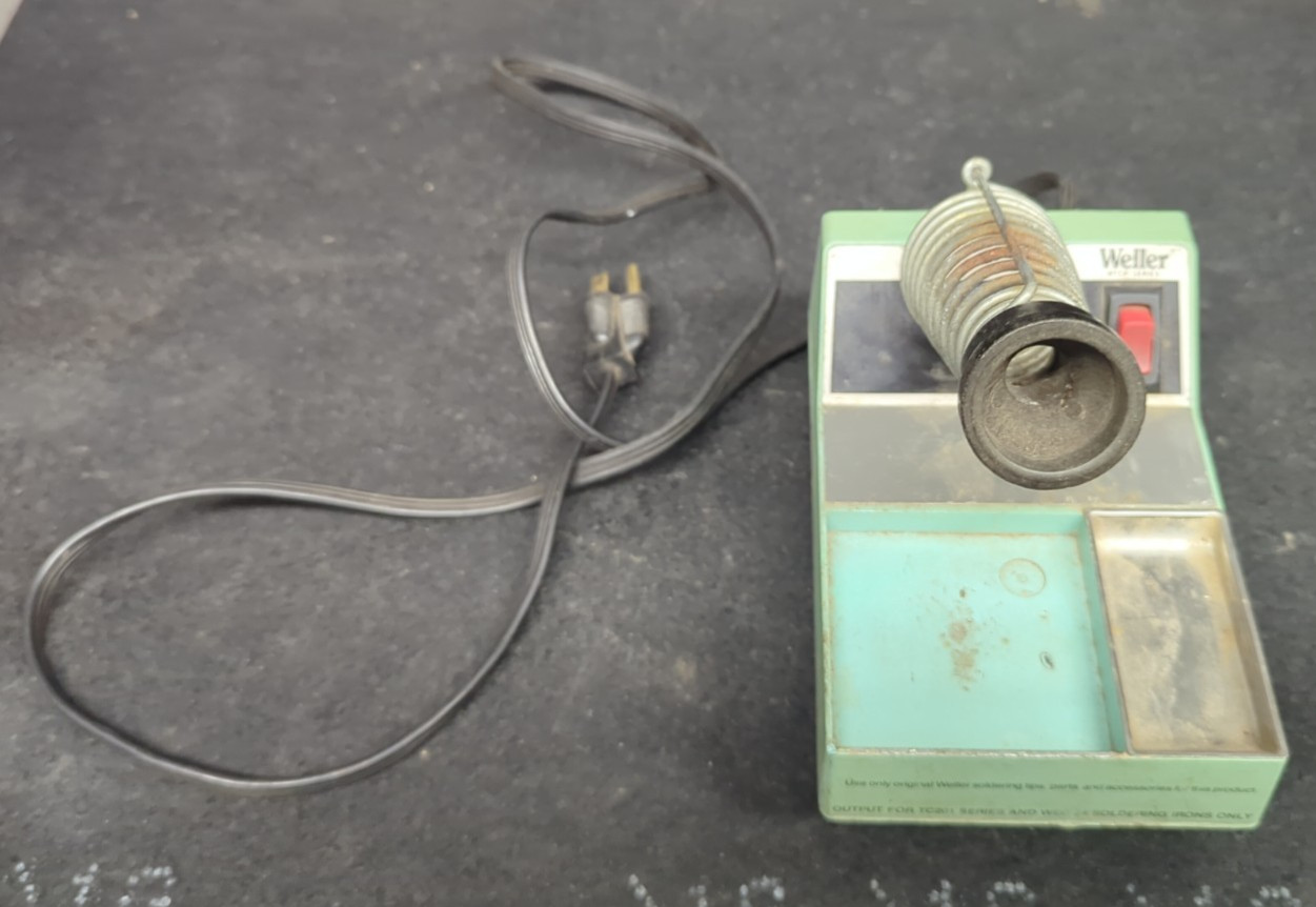 Weller TC202 Power Unit 60 Watt 120Vac Used Good missing TC201 soldering iron
