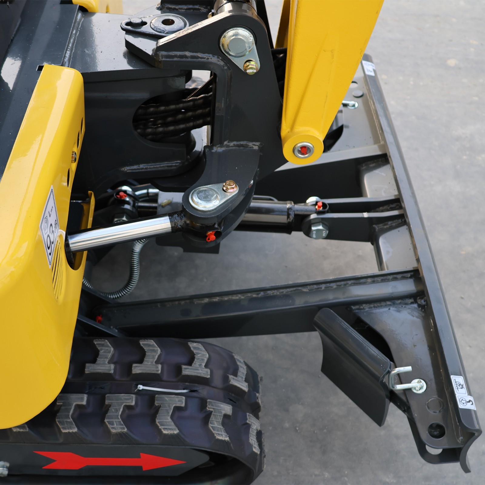Mini Excavator 1.8 Ton Kubota D722 Crawler Swing Boom Expandable Track Free Ship