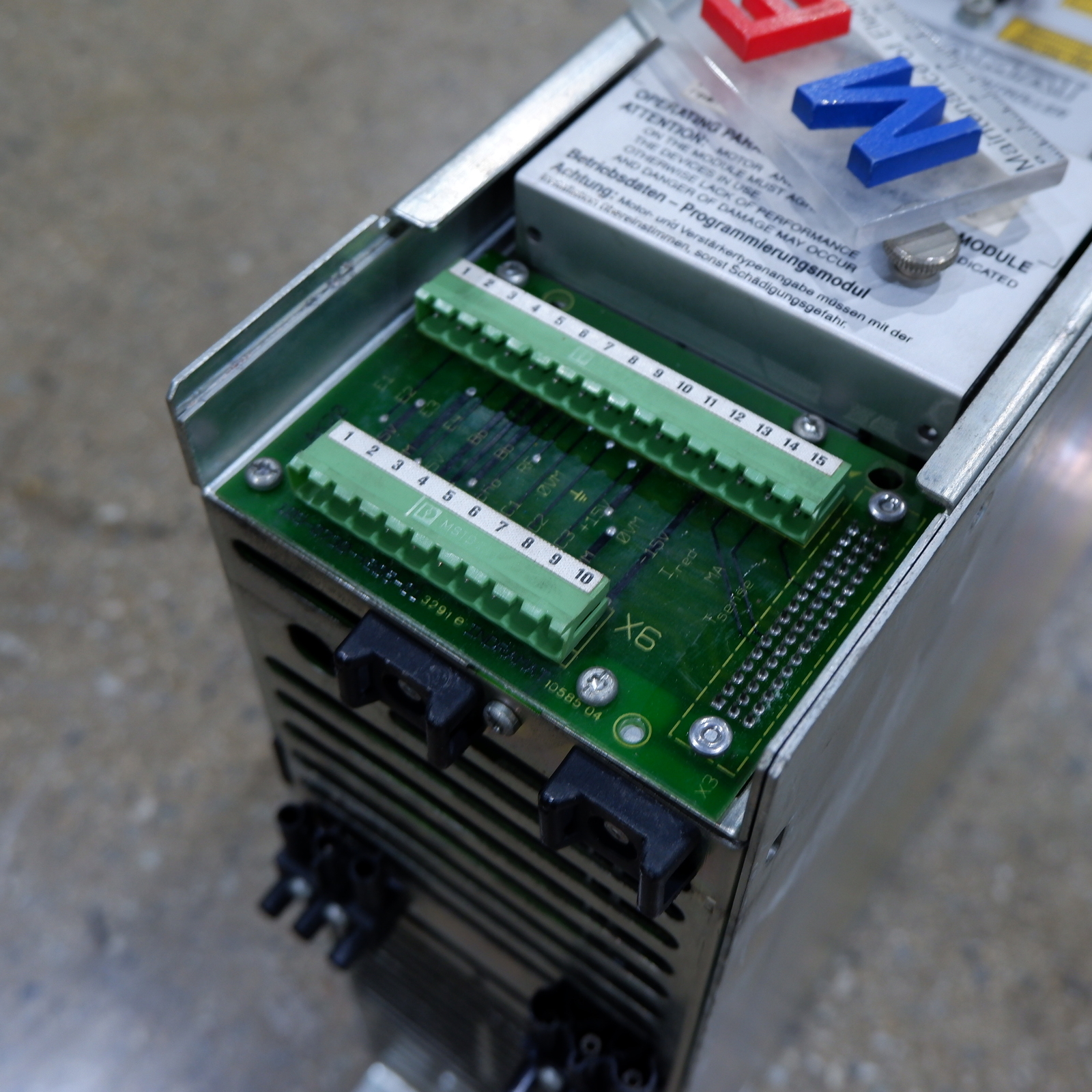 INDRAMAT TDM 1.2-050-300-W1-000 ac servo controller TDM 12050300W1000