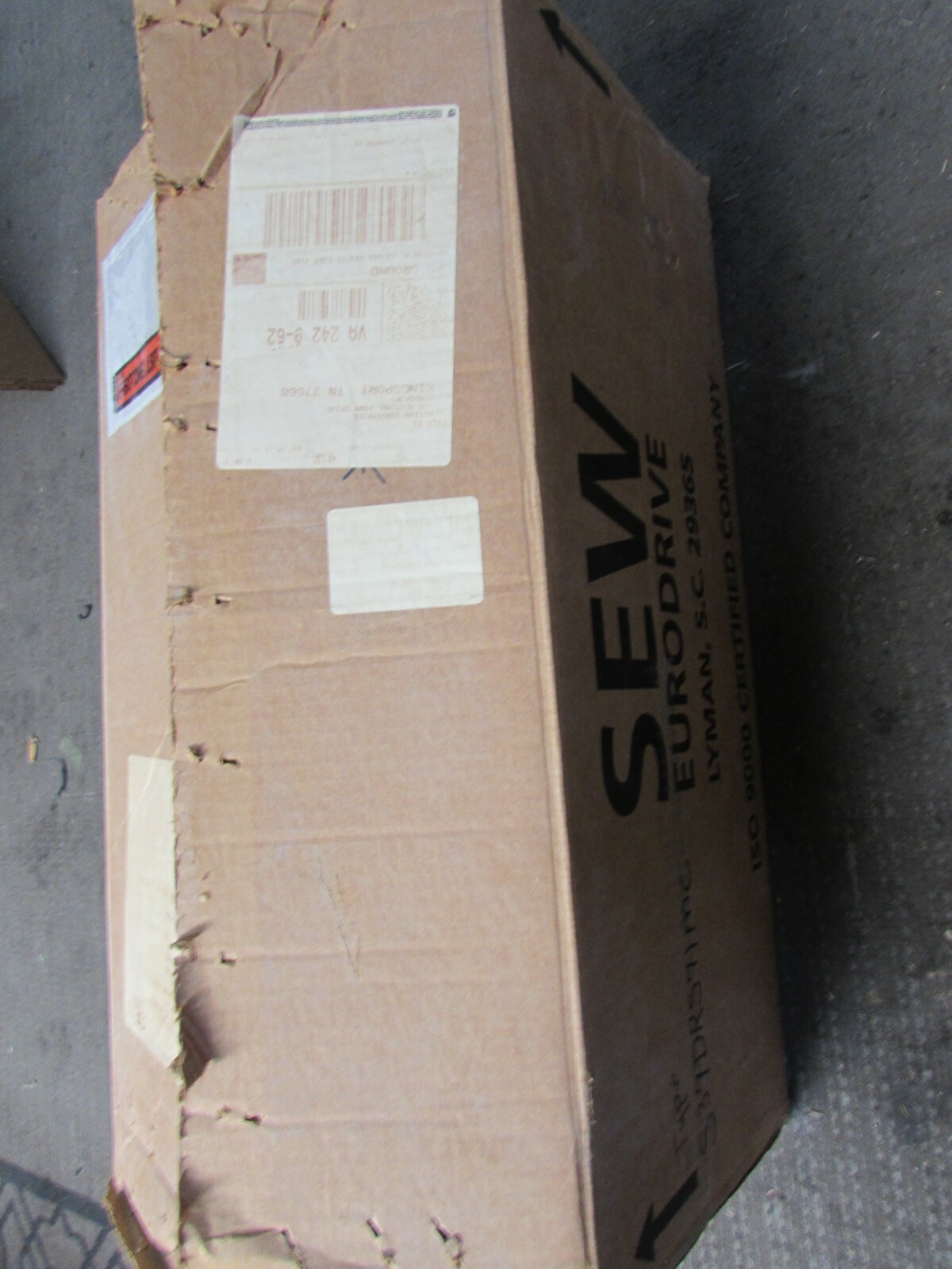 SEW EURODRIVE S37DRS71M4 3.4HP 88RPM DUAL OUTPUT 433in-lbs 230/460V NEW IN BOX !