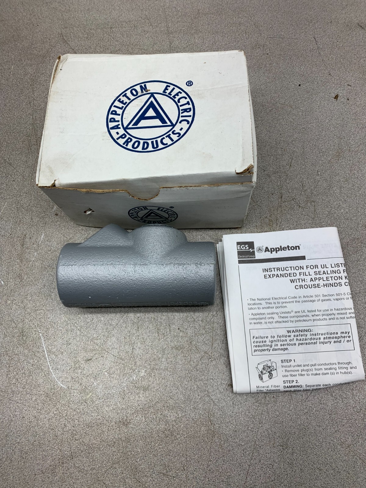 NEW IN BOX EGS APPLETON 1″ MALL IRON SEALING FITTING CONDUIT EYSEF100