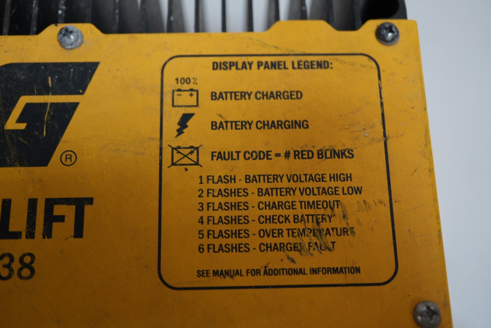 Delta-Q Quiq HF/PFC Battery Charger 100-240V 50/60Hz Model 912-2400-J7B