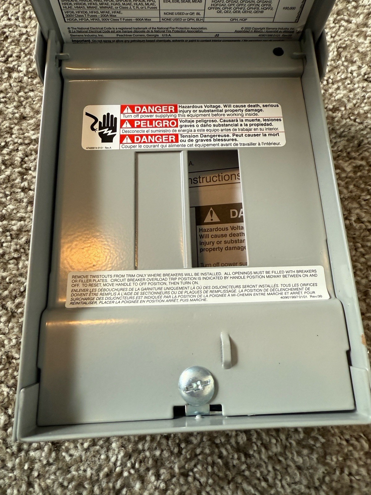 Siemens 60 Amp Gray Outdoor Circuit Breaker Enclosure W0204ML1060 NEW
