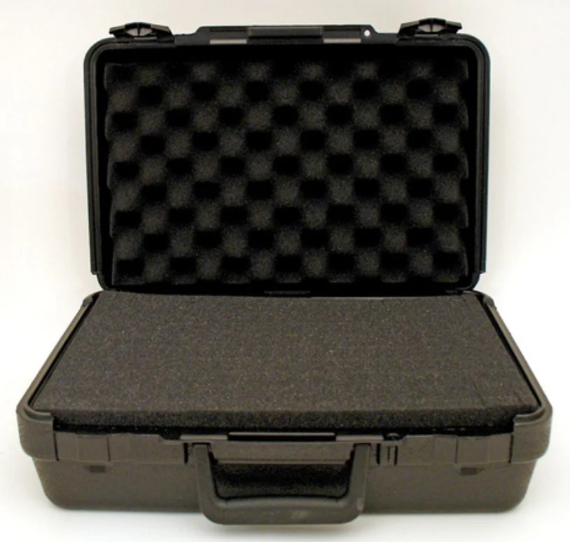 505 – PLATT LUGGAGE – BLOW MOLDED CASE – Exterior Dimensions (L x W x D): 15″ x