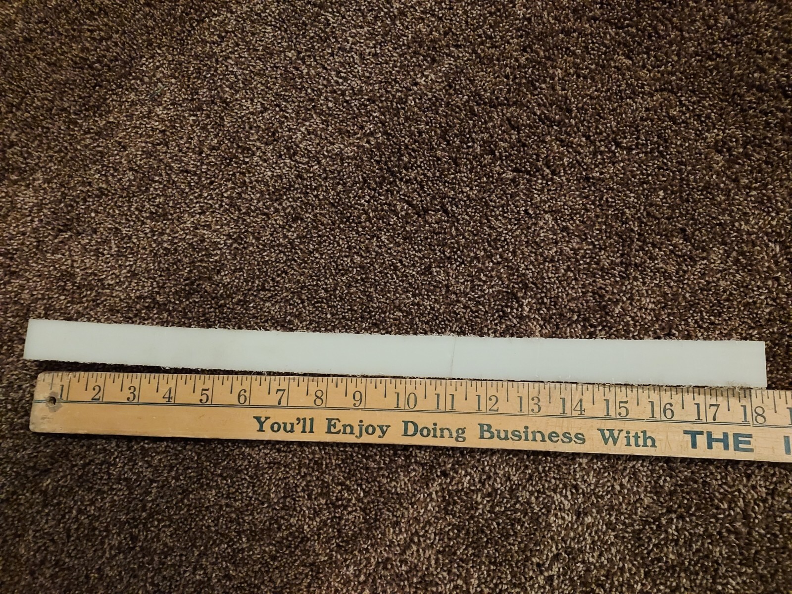 UHMW PE White .188″ (3/16″) Thick x 18″ Length x 1″ Wide strip