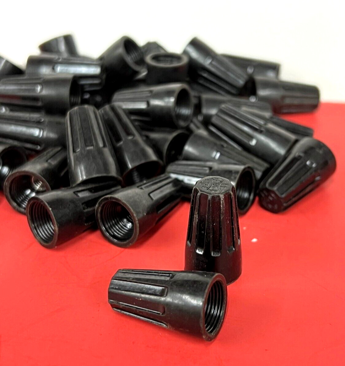 25-PK Black Medium Wire Connectors Screw-On Twist Nuts 12 14 Eagle 44 NEW