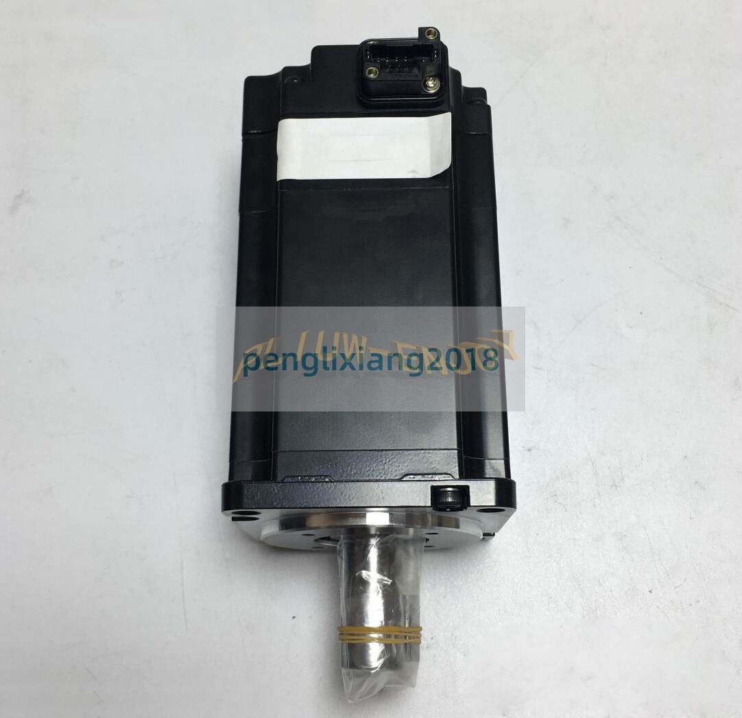 ONE YASKAWA SERVO MOTOR SGM7A-06AFA61 NEW