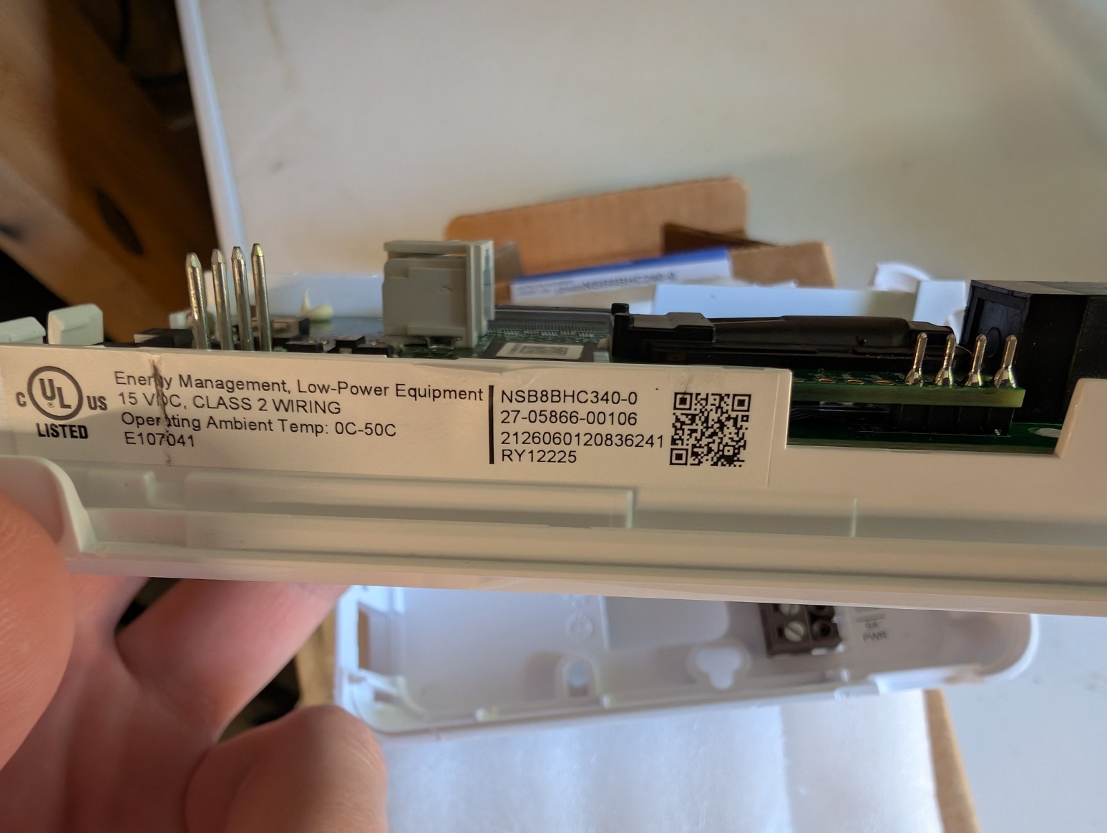 Johnson Controls NSB8BHC340-0 Network Temperature, RH and CO2 wGraphical Display