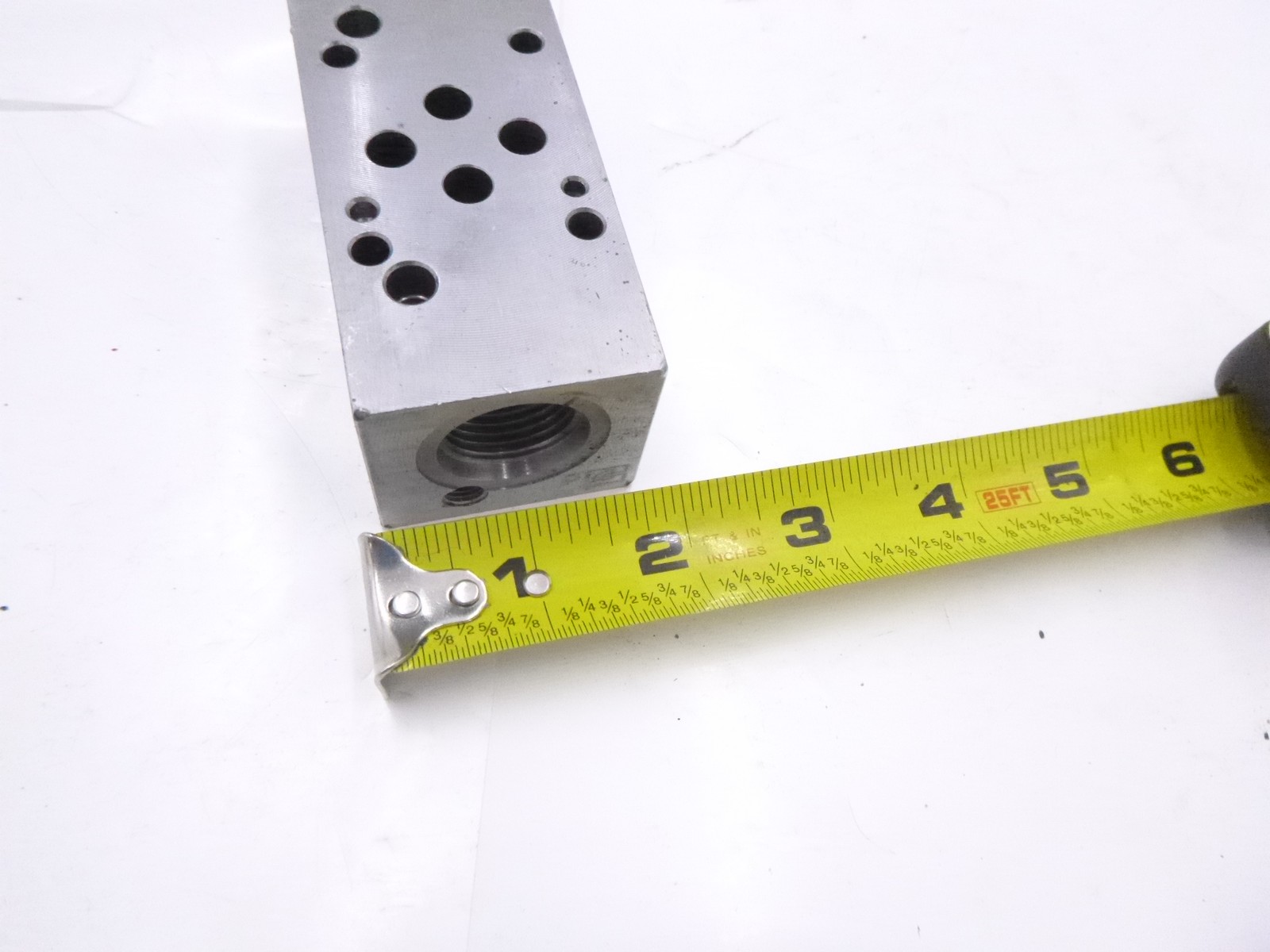 Parker Hannifin 1830032 Hydraulic Steel Valve Manifold 3-3/4″ x 1-3/4″