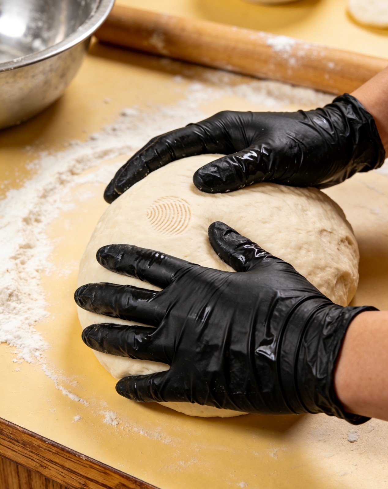 100Pcs 5.5Mil Heavy Duty Black Nitrile Gloves Powder Free Latex Free