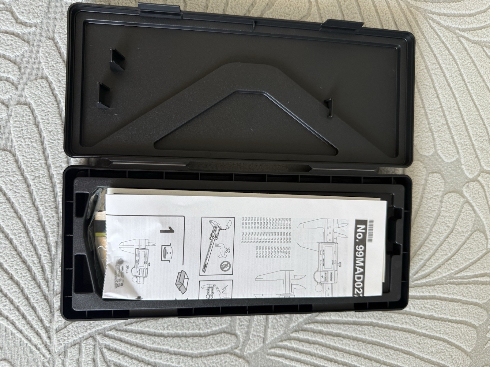 Mitutoyo 500-195-30 ABSOLUTE AOS Digimatic Digital Caliper 0-4” / 0-100mm NEW