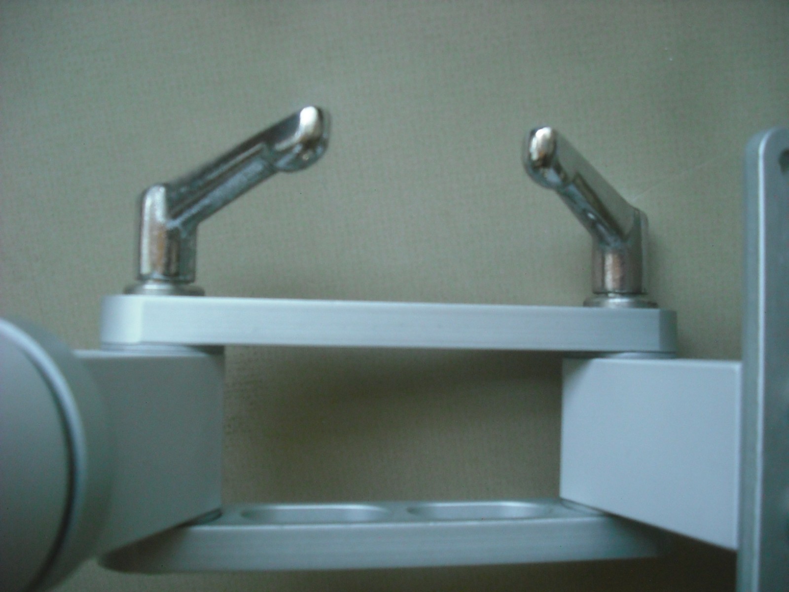 ICW Dental Medical Monitor Display Arm Folding Wall Mount 19″ Max 12″ Arm