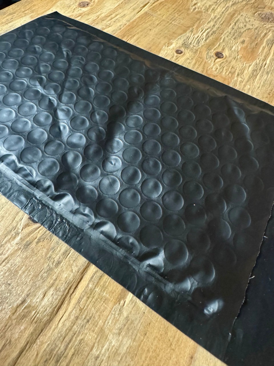 Black 4×8 Poly Bubble Mailers Padded Envelopes Mailing Bags Packing Self Seal .