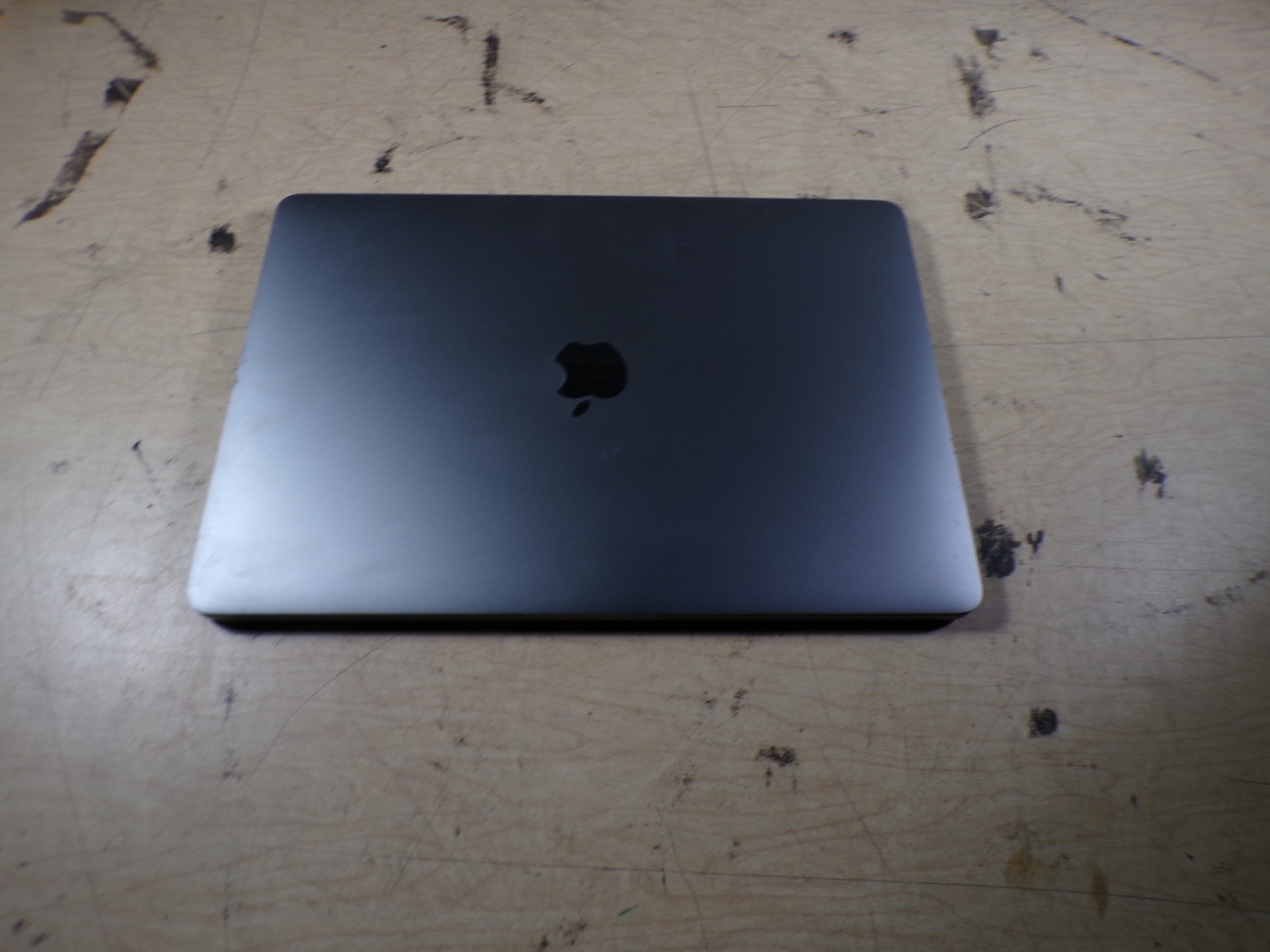 MACBOOK PRO CORE I5 2.3 13” TOUCH/2018 2.3 GHZ CORE I5 8GB RAM **BAD SCREEN L0CK