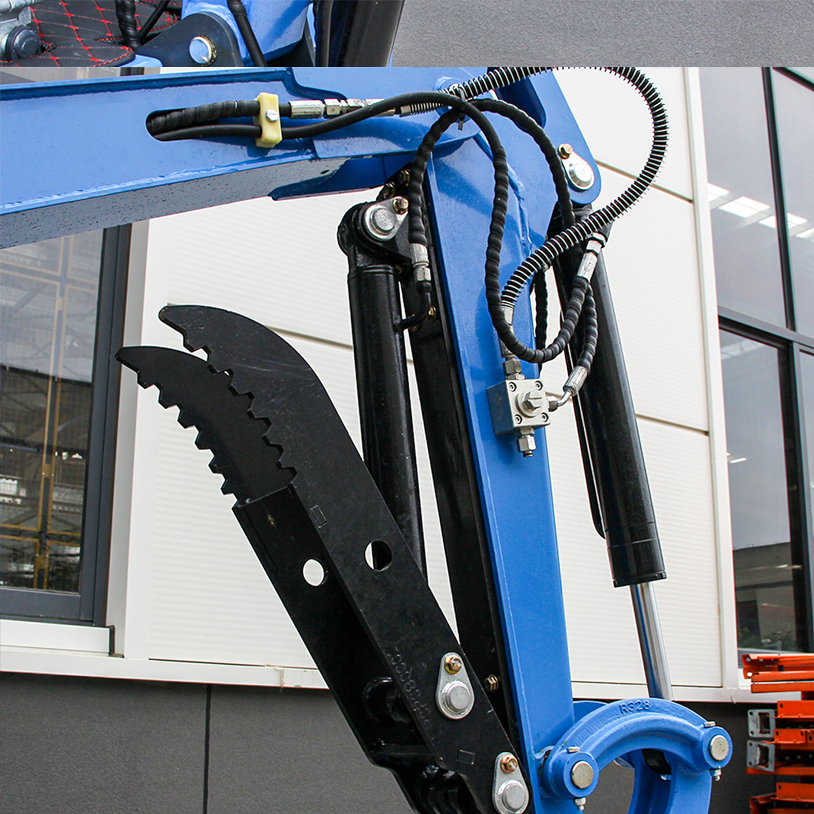 1.8 Ton Mini Excavator 4000lbs KUBOTA Twin Cylinder Diesel Engine Crawler Digger